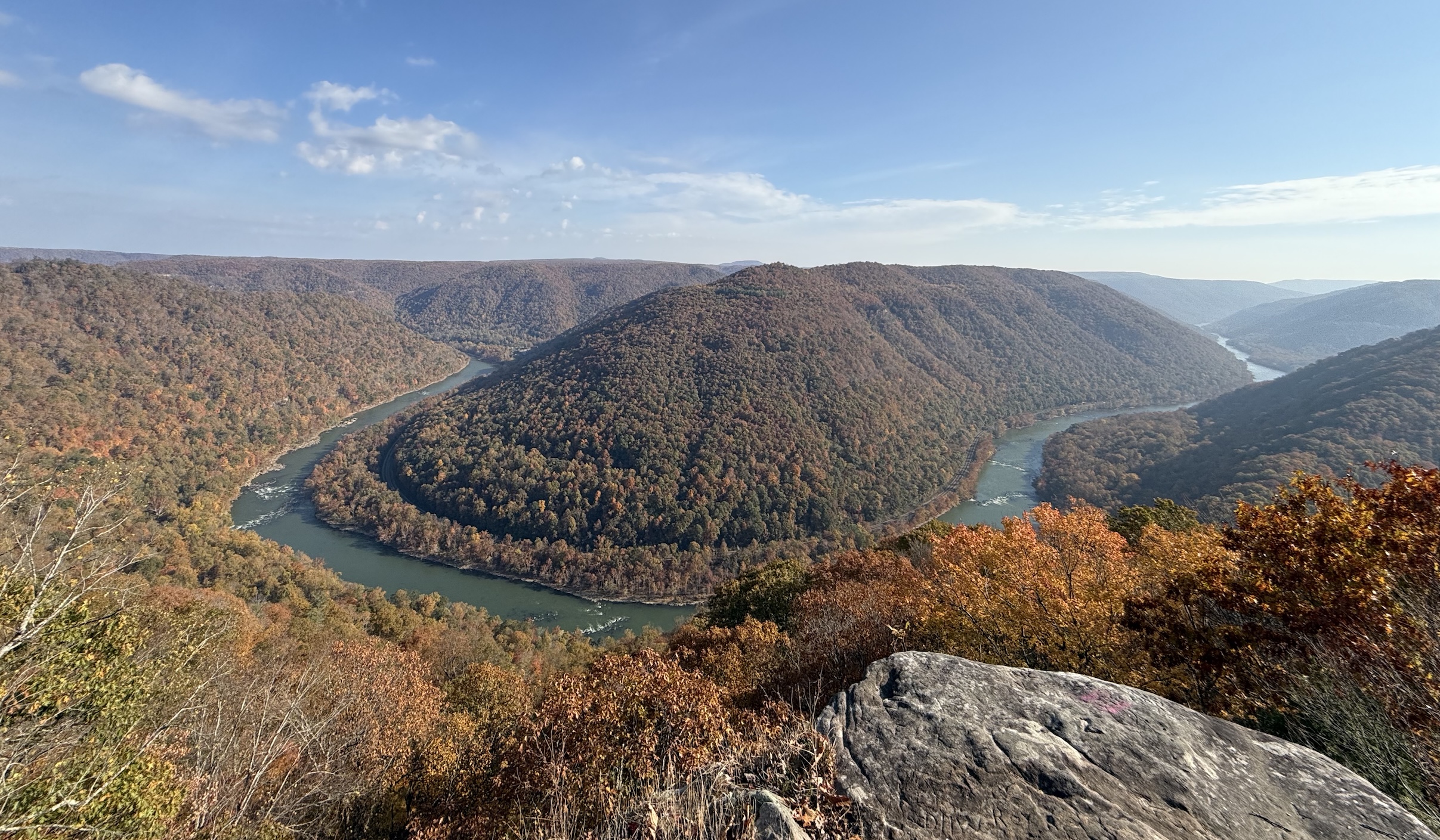 View of the bend in the New River from the Grandview main overlook